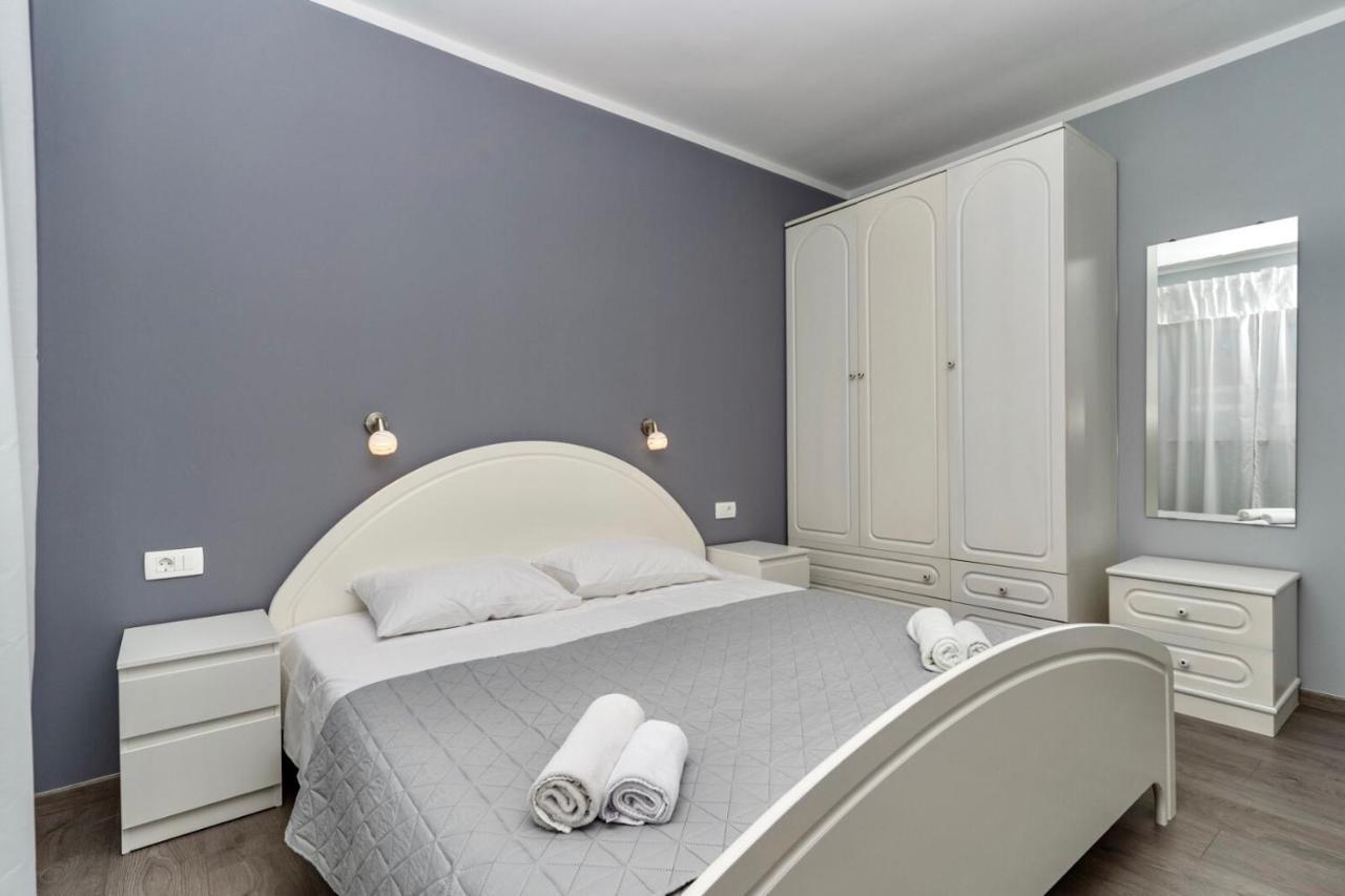 Huoneisto Stunning 2 Bedroom *