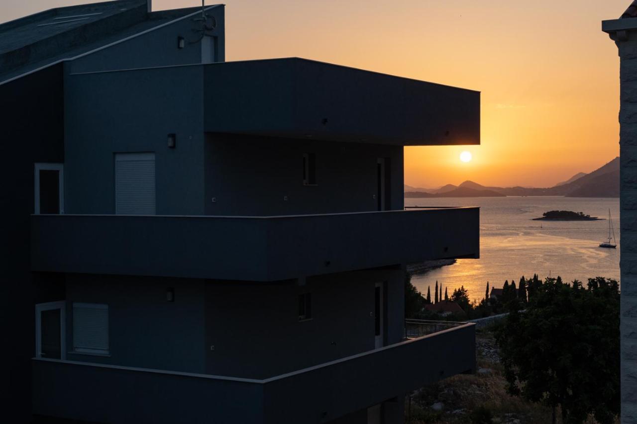Huoneisto Stunning 2 Bedroom *